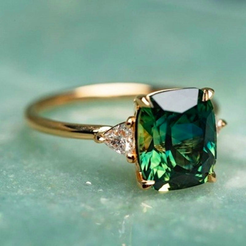 Lycka™ - Gold Ring with Green Zirconia
