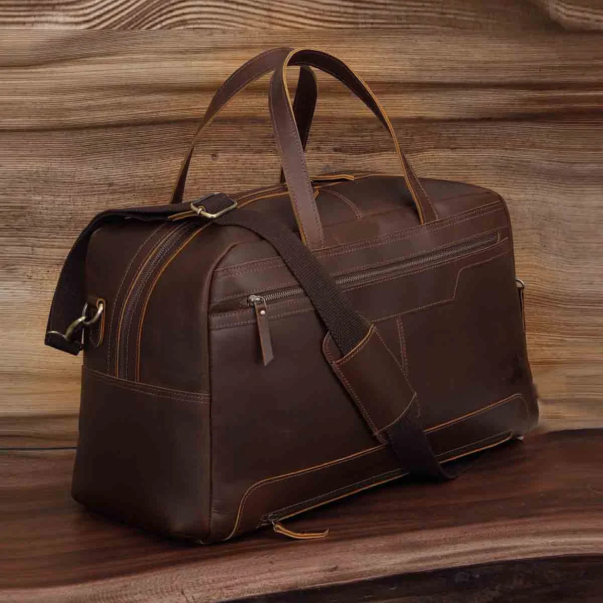 Weekend Travel Bag Walker in Leather