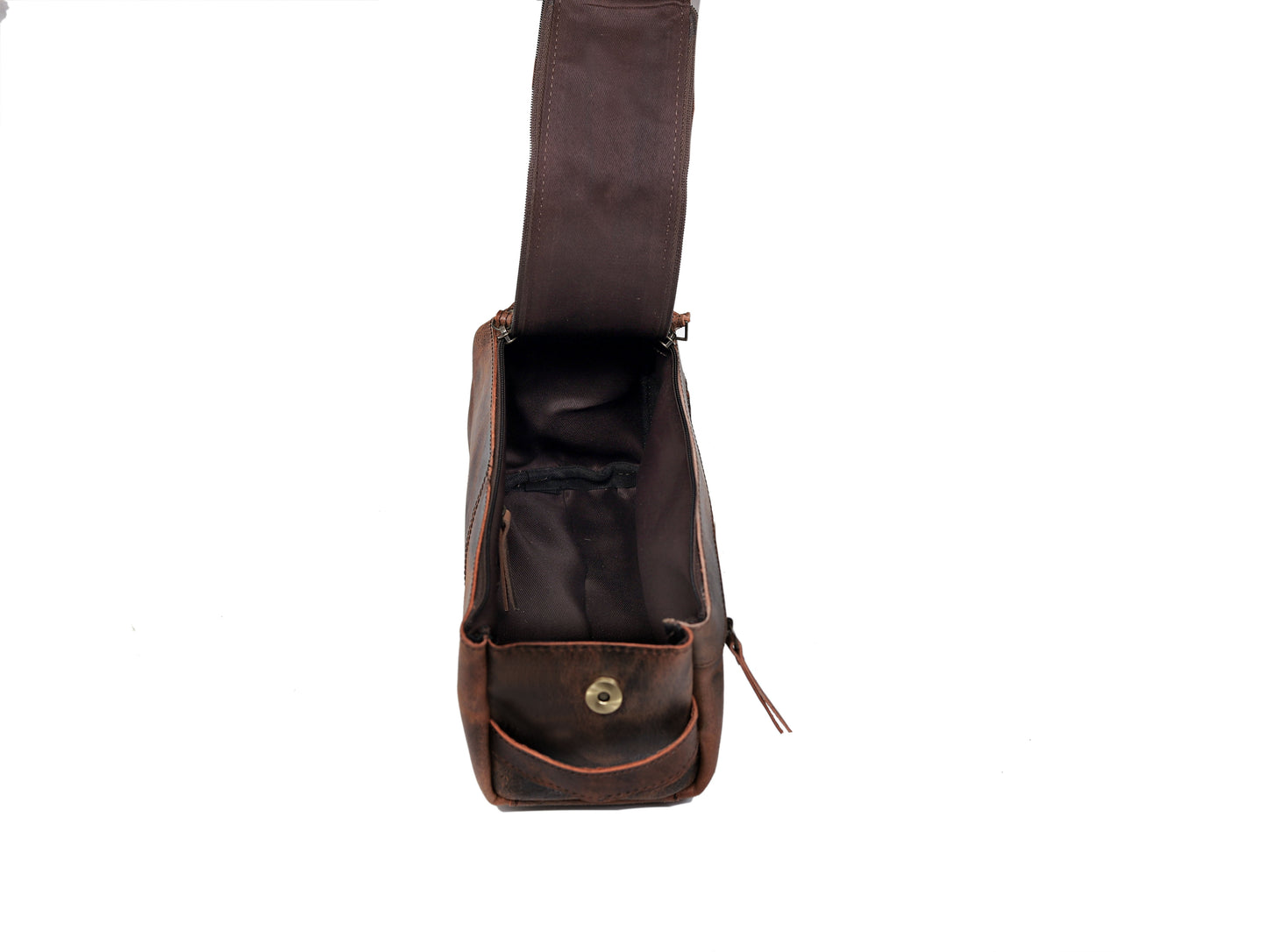 Leather travel bag with wheels