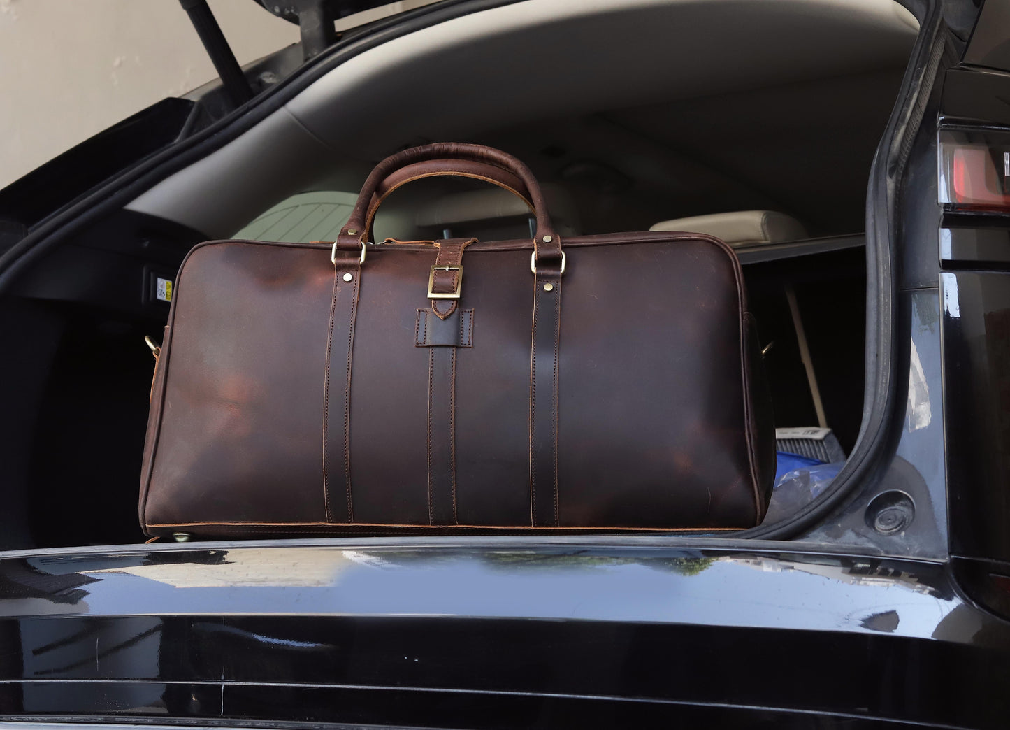 THE LEATHER FARM TRAVEL BAG