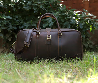THE LEATHER FARM TRAVEL BAG