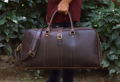 THE LEATHER FARM TRAVEL BAG