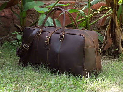 THE LEATHER FARM TRAVEL BAG