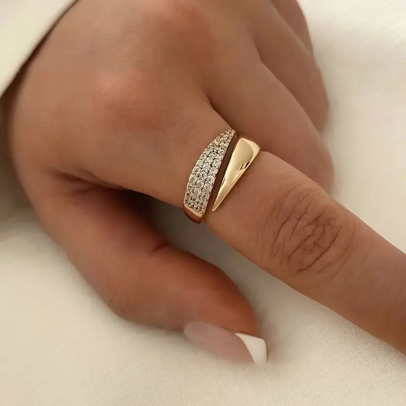 Victoria™ | Elegant Gold Ring with Sparkling Stones