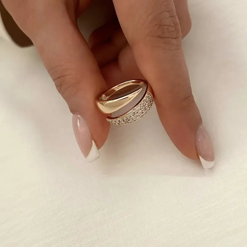 Victoria™ | Elegant Guld Ring med Funklende Sten