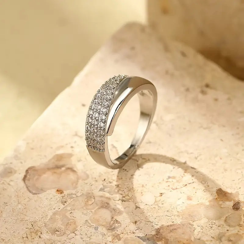 Victoria™ | Elegant Guld Ring med Funklende Sten