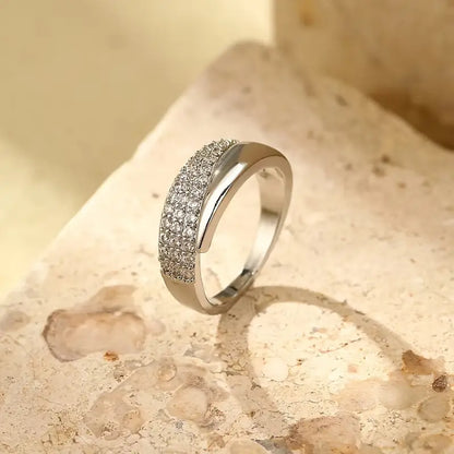 Victoria™ | Elegant Guld Ring med Funklende Sten