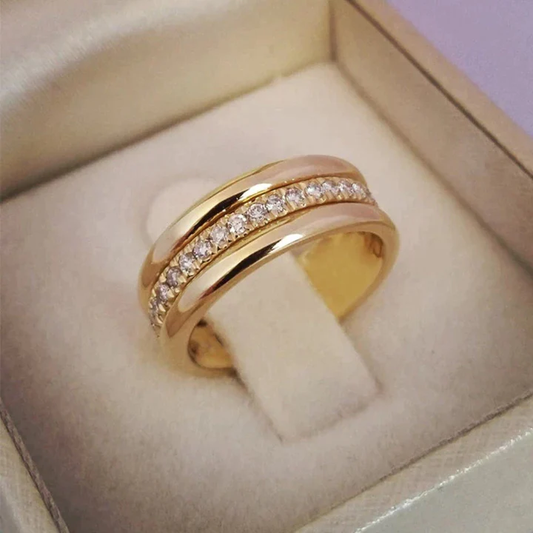 Sarah™ - Vintage Zirconia Framed Ring