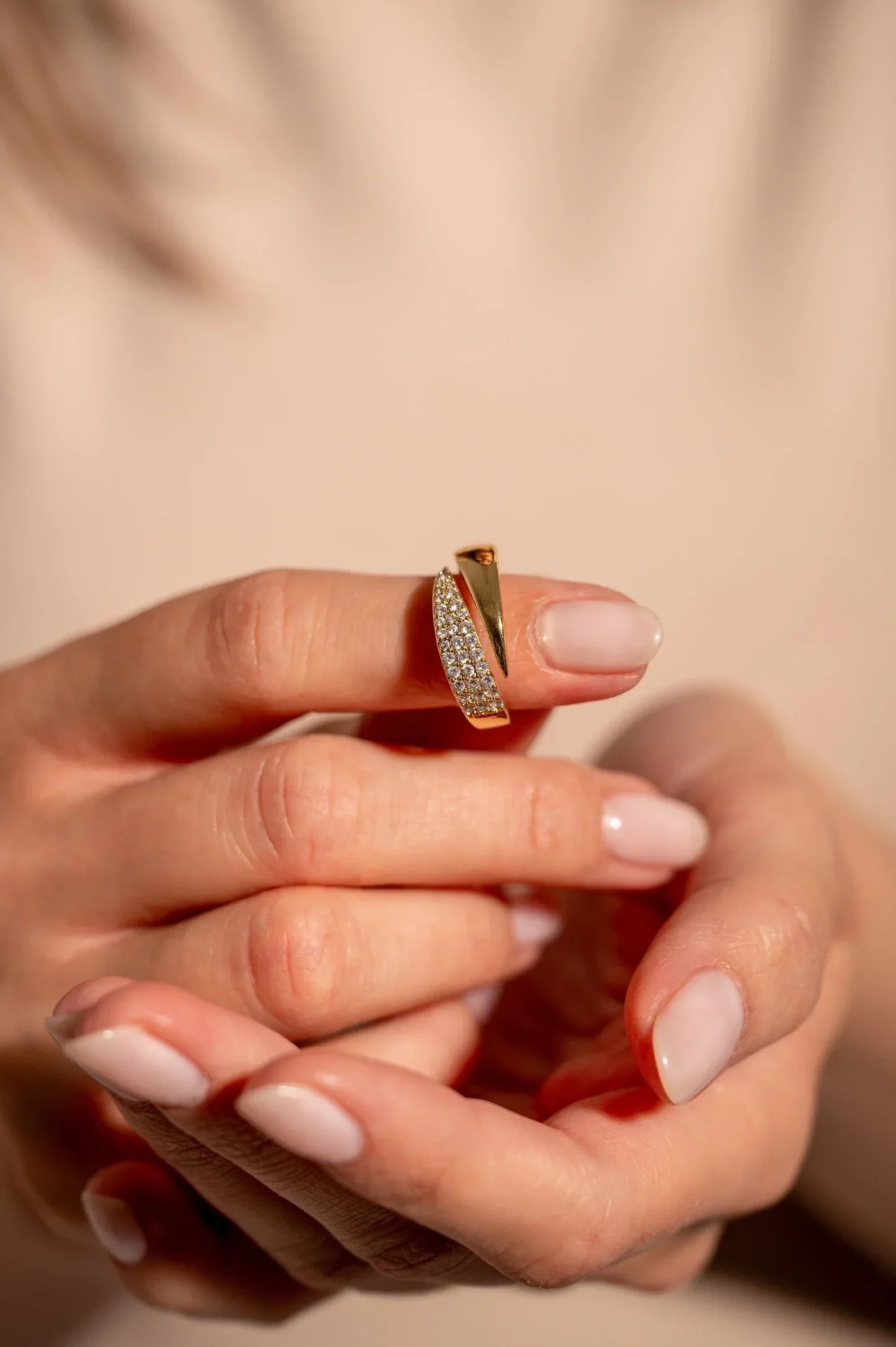 Victoria™ | Elegant Gold Ring with Sparkling Stones